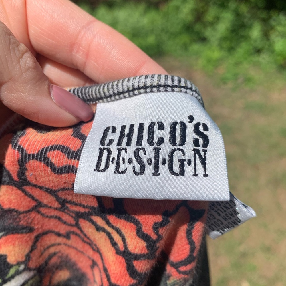 Vintage Tattoo Design V-Neck Tee - Picture 4 of 14